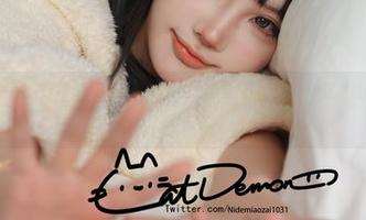 第一次在在线上看到Cat Demon喵崽的办公室原图，额……这是让我很想捞一波吗？